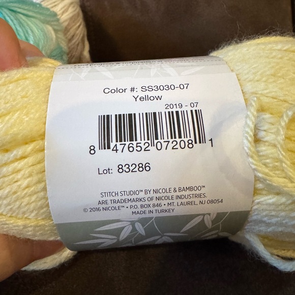 Yarn Bundle - Picture 7 of 15